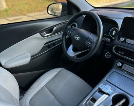 Чорний Хендай Kona Electric, об'ємом двигуна 0 л та пробігом 28 тис. км за 16999 $, фото 6 на Automoto.ua