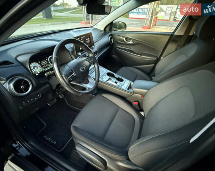 Черный Хендай Kona Electric, объемом двигателя 0 л и пробегом 44 тыс. км за 16999 $, фото 16 на Automoto.ua