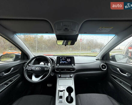 Черный Хендай Kona Electric, объемом двигателя 0 л и пробегом 20 тыс. км за 16999 $, фото 3 на Automoto.ua