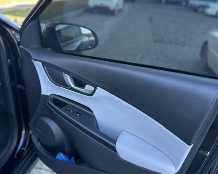 Чорний Хендай Kona Electric, об'ємом двигуна 0 л та пробігом 28 тис. км за 16999 $, фото 9 на Automoto.ua