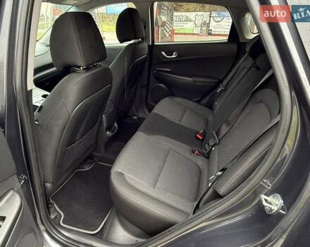 Черный Хендай Kona Electric, объемом двигателя 0 л и пробегом 20 тыс. км за 16999 $, фото 18 на Automoto.ua