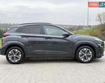 Черный Хендай Kona Electric, объемом двигателя 0 л и пробегом 20 тыс. км за 16999 $, фото 8 на Automoto.ua