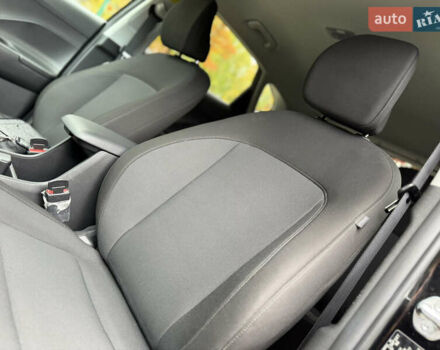 Черный Хендай Kona Electric, объемом двигателя 0 л и пробегом 10 тыс. км за 25399 $, фото 39 на Automoto.ua