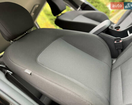 Черный Хендай Kona Electric, объемом двигателя 0 л и пробегом 10 тыс. км за 25399 $, фото 74 на Automoto.ua