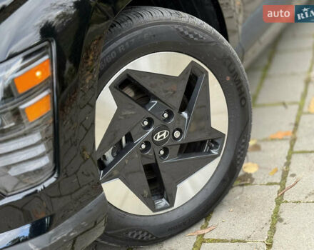 Черный Хендай Kona Electric, объемом двигателя 0 л и пробегом 10 тыс. км за 25399 $, фото 24 на Automoto.ua