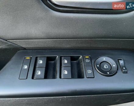 Черный Хендай Kona Electric, объемом двигателя 0 л и пробегом 28 тыс. км за 35999 $, фото 12 на Automoto.ua