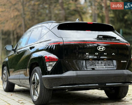 Черный Хендай Kona Electric, объемом двигателя 0 л и пробегом 10 тыс. км за 25399 $, фото 22 на Automoto.ua