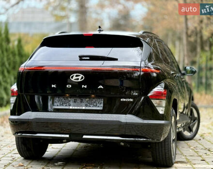 Черный Хендай Kona Electric, объемом двигателя 0 л и пробегом 10 тыс. км за 25399 $, фото 28 на Automoto.ua