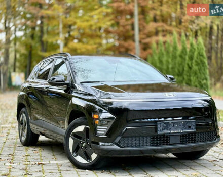 Черный Хендай Kona Electric, объемом двигателя 0 л и пробегом 10 тыс. км за 25399 $, фото 3 на Automoto.ua