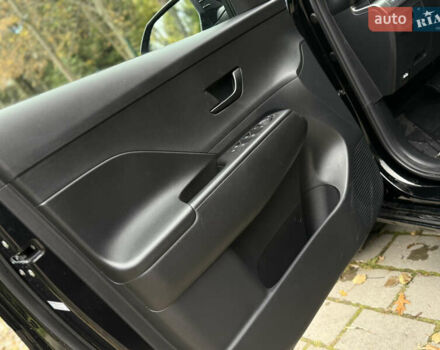 Черный Хендай Kona Electric, объемом двигателя 0 л и пробегом 10 тыс. км за 25399 $, фото 36 на Automoto.ua