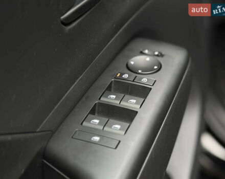 Черный Хендай Kona Electric, объемом двигателя 0 л и пробегом 10 тыс. км за 25399 $, фото 37 на Automoto.ua