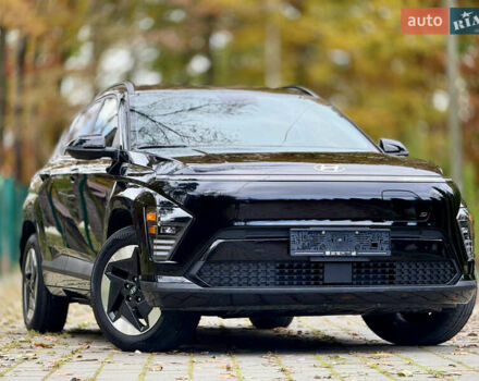 Черный Хендай Kona Electric, объемом двигателя 0 л и пробегом 10 тыс. км за 25399 $, фото 4 на Automoto.ua