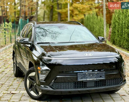 Черный Хендай Kona Electric, объемом двигателя 0 л и пробегом 10 тыс. км за 25399 $, фото 2 на Automoto.ua