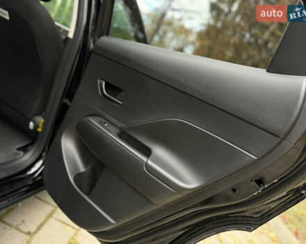 Черный Хендай Kona Electric, объемом двигателя 0 л и пробегом 10 тыс. км за 25399 $, фото 70 на Automoto.ua