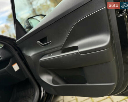 Черный Хендай Kona Electric, объемом двигателя 0 л и пробегом 10 тыс. км за 25399 $, фото 72 на Automoto.ua