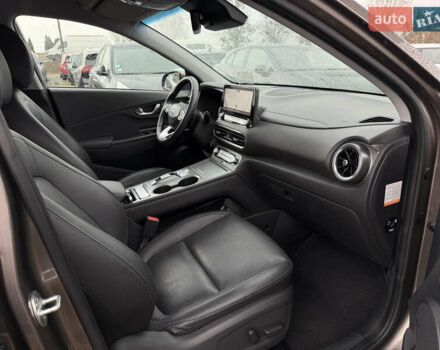 Коричневий Хендай Kona Electric, об'ємом двигуна 0 л та пробігом 59 тис. км за 23400 $, фото 92 на Automoto.ua