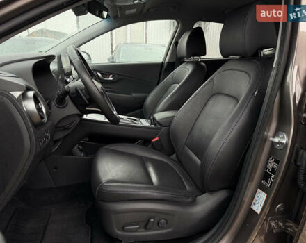 Коричневий Хендай Kona Electric, об'ємом двигуна 0 л та пробігом 59 тис. км за 23400 $, фото 36 на Automoto.ua