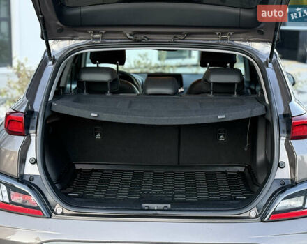 Коричневый Хендай Kona Electric, объемом двигателя 0 л и пробегом 63 тыс. км за 17300 $, фото 10 на Automoto.ua