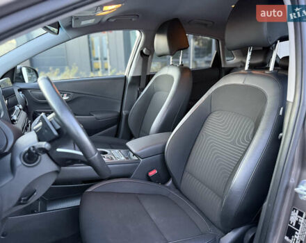 Коричневый Хендай Kona Electric, объемом двигателя 0 л и пробегом 63 тыс. км за 17300 $, фото 8 на Automoto.ua