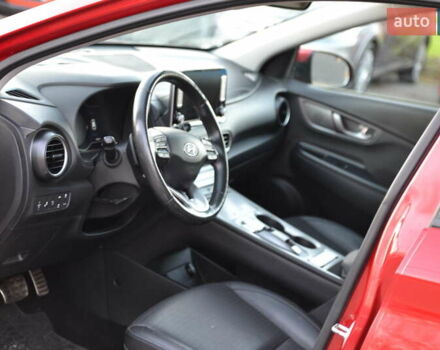 Красный Хендай Kona Electric, объемом двигателя 0 л и пробегом 125 тыс. км за 17500 $, фото 14 на Automoto.ua