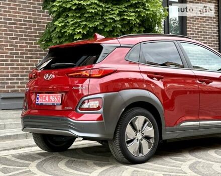 Красный Хендай Kona Electric, объемом двигателя 0 л и пробегом 72 тыс. км за 17400 $, фото 5 на Automoto.ua