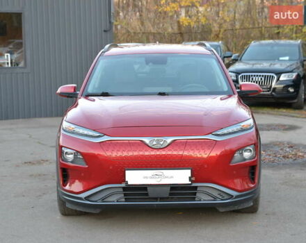 Красный Хендай Kona Electric, объемом двигателя 0 л и пробегом 125 тыс. км за 17500 $, фото 2 на Automoto.ua
