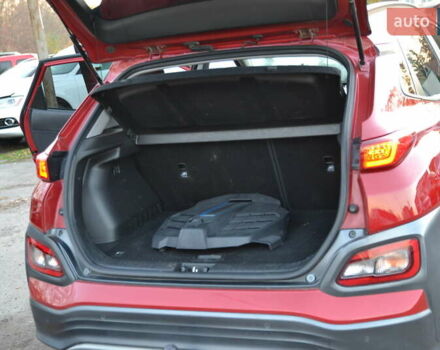 Красный Хендай Kona Electric, объемом двигателя 0 л и пробегом 125 тыс. км за 17500 $, фото 18 на Automoto.ua