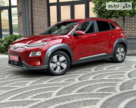 Красный Хендай Kona Electric, объемом двигателя 0 л и пробегом 72 тыс. км за 17400 $, фото 1 на Automoto.ua