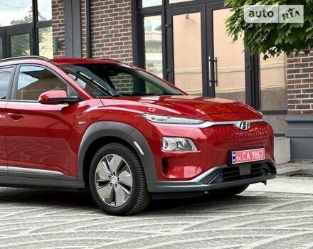 Красный Хендай Kona Electric, объемом двигателя 0 л и пробегом 72 тыс. км за 17400 $, фото 4 на Automoto.ua