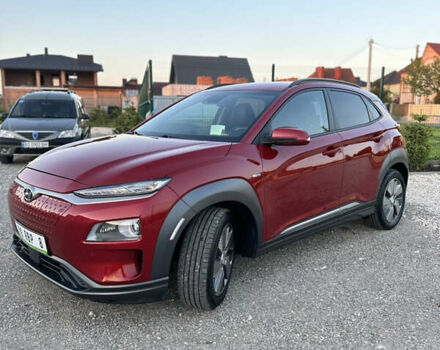 Красный Хендай Kona Electric, объемом двигателя 0 л и пробегом 63 тыс. км за 18700 $, фото 6 на Automoto.ua