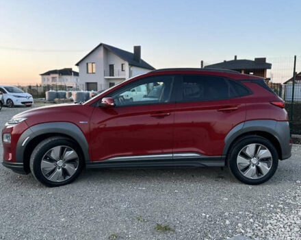 Красный Хендай Kona Electric, объемом двигателя 0 л и пробегом 63 тыс. км за 18700 $, фото 5 на Automoto.ua