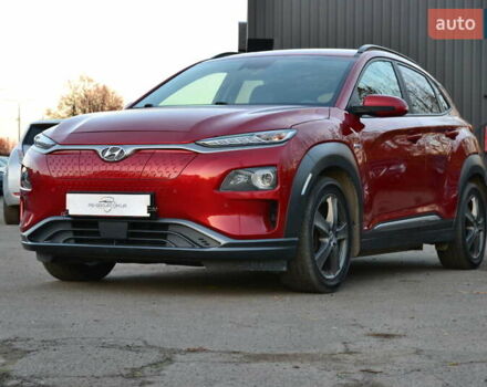 Красный Хендай Kona Electric, объемом двигателя 0 л и пробегом 125 тыс. км за 17500 $, фото 1 на Automoto.ua