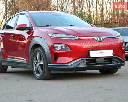 Красный Хендай Kona Electric, объемом двигателя 0 л и пробегом 125 тыс. км за 17500 $, фото 4 на Automoto.ua