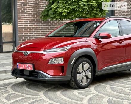 Красный Хендай Kona Electric, объемом двигателя 0 л и пробегом 72 тыс. км за 17400 $, фото 6 на Automoto.ua