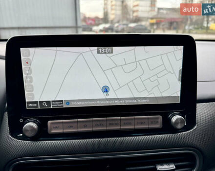 Красный Хендай Kona Electric, объемом двигателя 0 л и пробегом 100 тыс. км за 17900 $, фото 40 на Automoto.ua