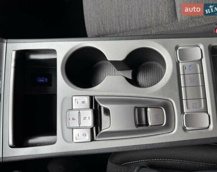 Красный Хендай Kona Electric, объемом двигателя 0 л и пробегом 100 тыс. км за 17900 $, фото 43 на Automoto.ua