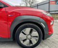 Красный Хендай Kona Electric, объемом двигателя 0 л и пробегом 100 тыс. км за 17900 $, фото 22 на Automoto.ua