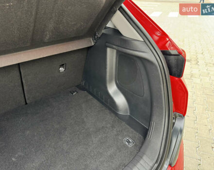 Красный Хендай Kona Electric, объемом двигателя 0 л и пробегом 100 тыс. км за 17900 $, фото 47 на Automoto.ua