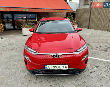 Красный Хендай Kona Electric, объемом двигателя 0 л и пробегом 100 тыс. км за 17900 $, фото 13 на Automoto.ua