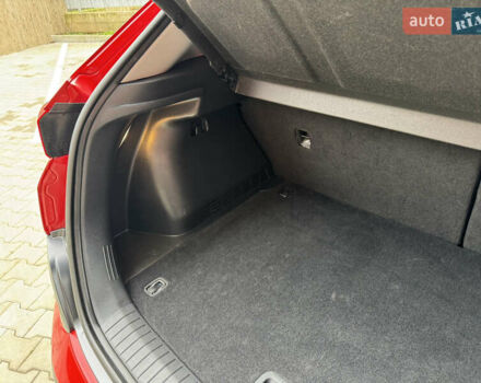 Красный Хендай Kona Electric, объемом двигателя 0 л и пробегом 100 тыс. км за 17900 $, фото 46 на Automoto.ua