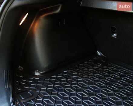 Красный Хендай Kona Electric, объемом двигателя 0 л и пробегом 89 тыс. км за 17950 $, фото 48 на Automoto.ua