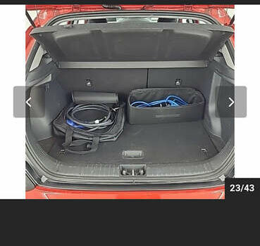 Красный Хендай Kona Electric, объемом двигателя 0 л и пробегом 100 тыс. км за 17900 $, фото 70 на Automoto.ua