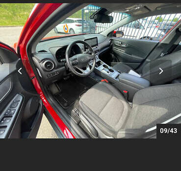 Красный Хендай Kona Electric, объемом двигателя 0 л и пробегом 100 тыс. км за 17900 $, фото 60 на Automoto.ua