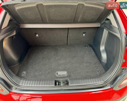 Красный Хендай Kona Electric, объемом двигателя 0 л и пробегом 100 тыс. км за 17900 $, фото 45 на Automoto.ua