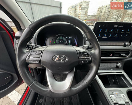 Красный Хендай Kona Electric, объемом двигателя 0 л и пробегом 100 тыс. км за 17900 $, фото 44 на Automoto.ua