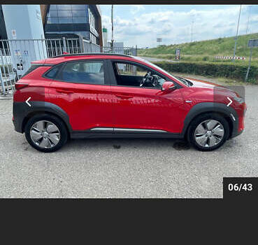 Красный Хендай Kona Electric, объемом двигателя 0 л и пробегом 100 тыс. км за 17900 $, фото 57 на Automoto.ua