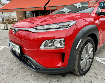 Красный Хендай Kona Electric, объемом двигателя 0 л и пробегом 100 тыс. км за 17900 $, фото 15 на Automoto.ua