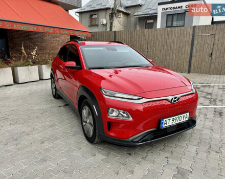 Красный Хендай Kona Electric, объемом двигателя 0 л и пробегом 100 тыс. км за 17900 $, фото 12 на Automoto.ua