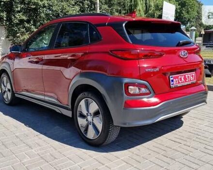 Красный Хендай Kona Electric, объемом двигателя 0 л и пробегом 57 тыс. км за 23799 $, фото 43 на Automoto.ua