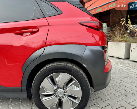 Красный Хендай Kona Electric, объемом двигателя 0 л и пробегом 100 тыс. км за 17900 $, фото 26 на Automoto.ua